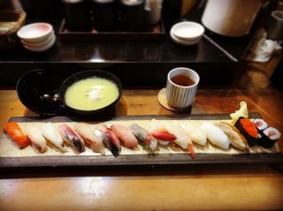 魚たつのランチ、にぎり15貫