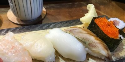 魚たつランチ　にぎり15貫セットの一部