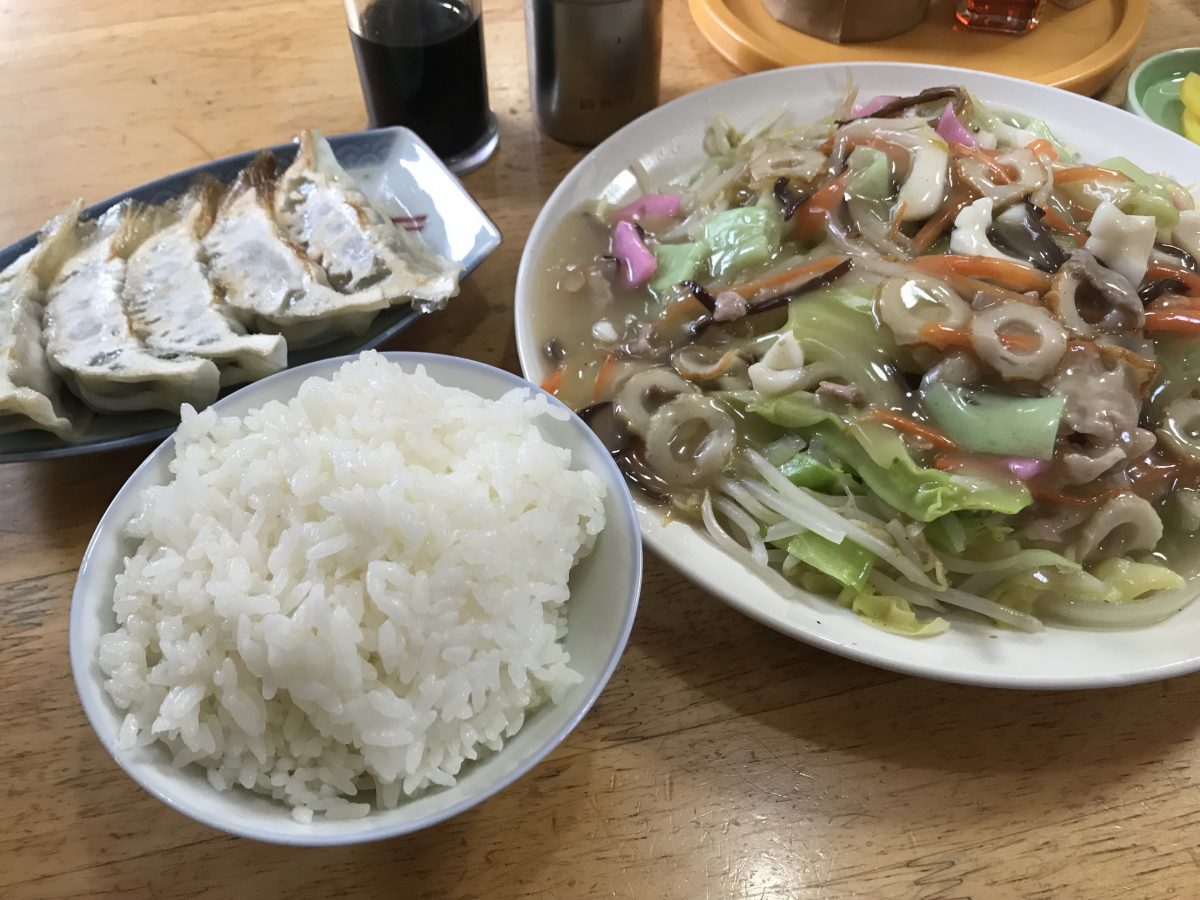 食堂いぶの皿うどん定食