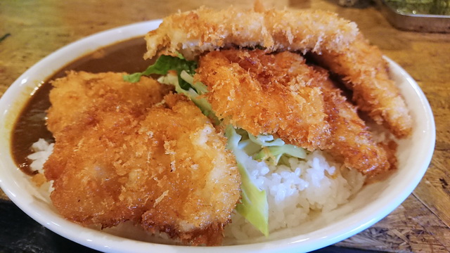 L.L.Kitchenの山盛りチキンカツカレー