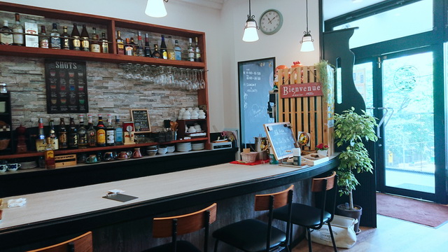 Cafe&Bar Ease（イーズ）