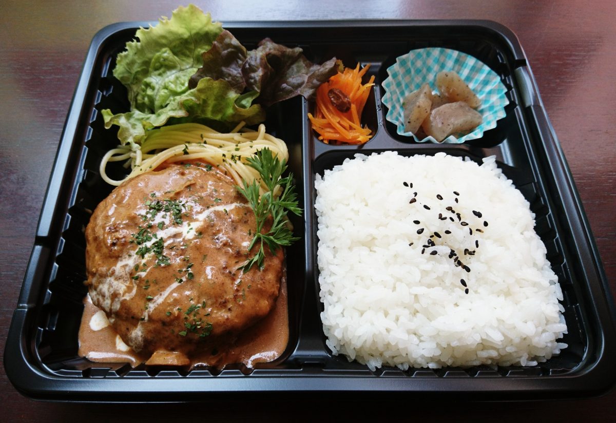 一番人気の煮込みハンバーグ弁当（680円）