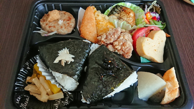 俵屋　おにぎり弁当