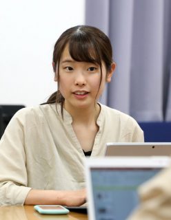 「核問題を解決する『誰か』になりたい」と話す中村さん＝長崎市内